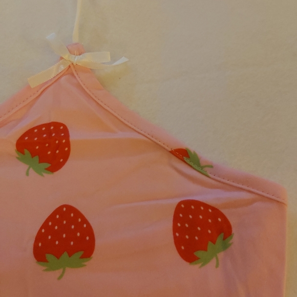 049. Strawberry Print Crop Spaghetti Straps Camisole  Size M - Picture 11 of 16